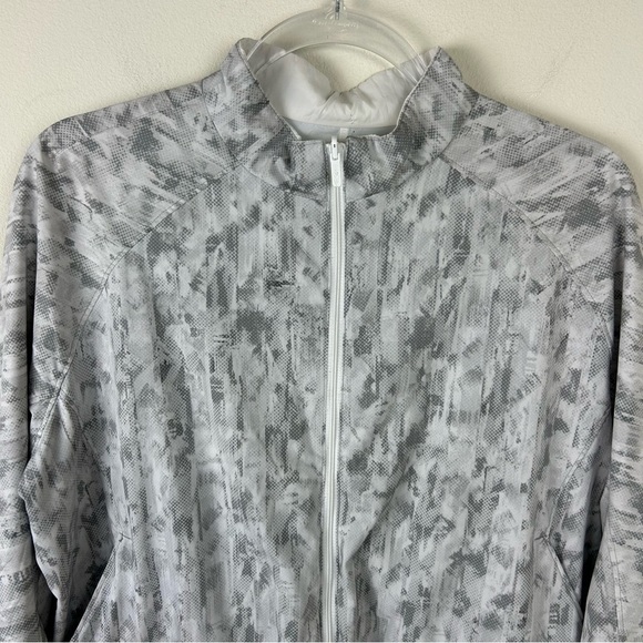 Lululemon Bombs Away Jacket in reversible white/city breeze white multi size: 8 - Picture 4 of 13